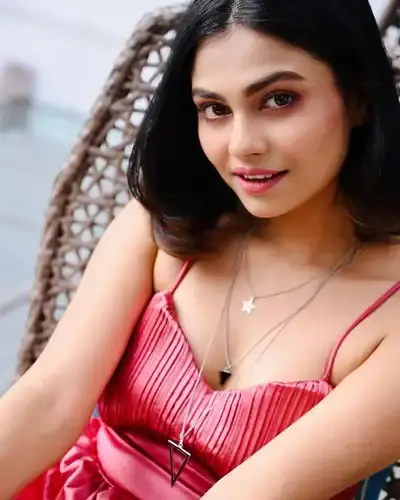 Escort Service Manendragarh